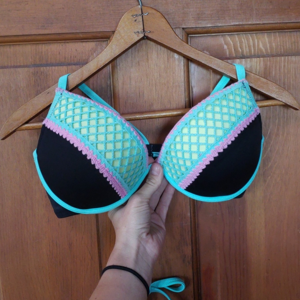 Swimsuit top 38B